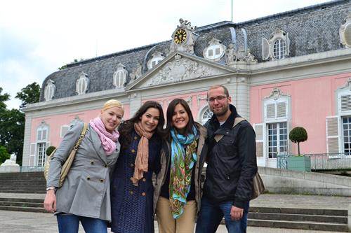 Von links nach rechts: Ana Jimena Rosales (Tec de Monterrey, Mexico), Olena Solomko (Lazarski University, Polen), Juliette le Gallo (Université de Rennes, Frankreich), Amira Omram (JAMK University of Applied Sciences, Finnland)